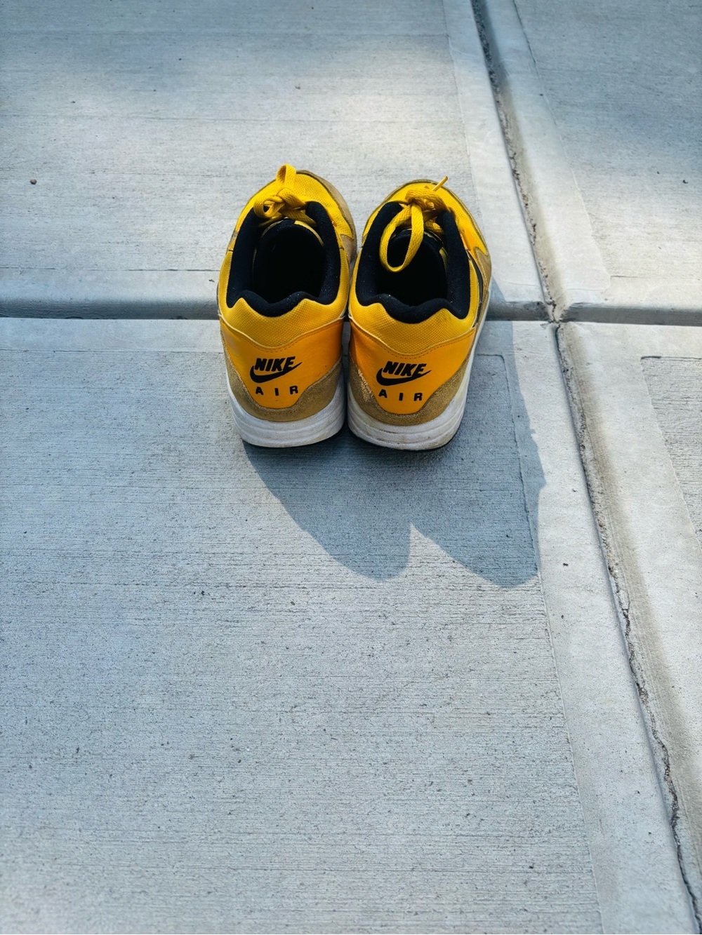 Nike Air Max 1 Men’s Yellow and Black & White Low-Top Sneakers size 13 - Picture 7 of 12